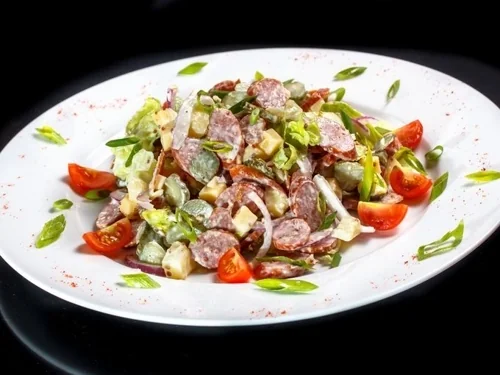 Мясной салат по-немецки