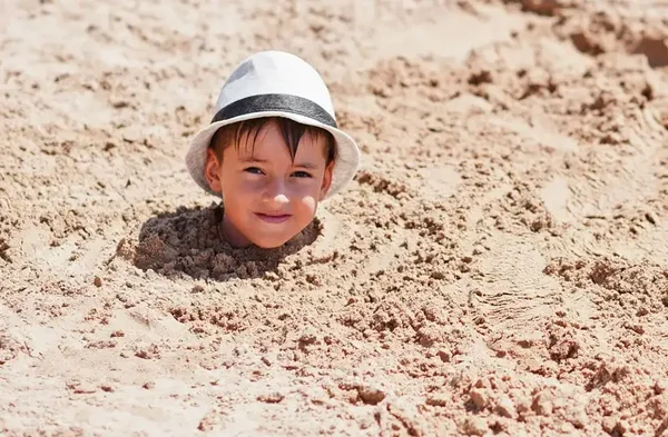 Семь способов не потерять на пляже ребёнка и четыре совета, как быстрее его найти