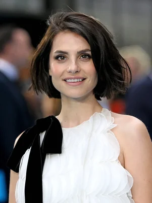 Стрижка Шарлотта-лоб. Вариант: Магия ретро